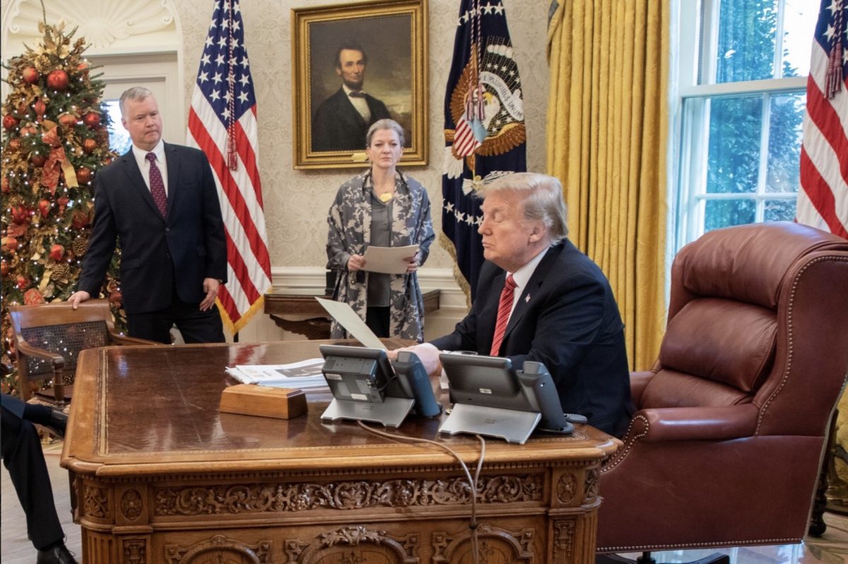 Trump Tweets Out Picture In Oval Office On Christmas Eve Looking
