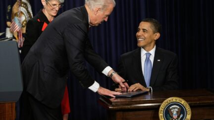 Obama Signs An Ethics Executive Order