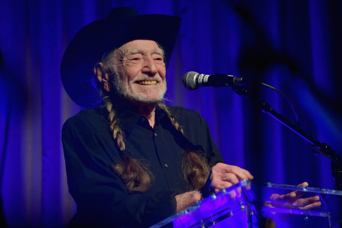 Willie Nelson Biden 4/20