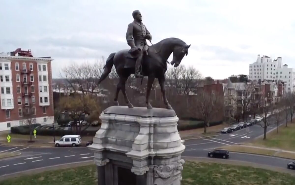 Robert E Lee Statue