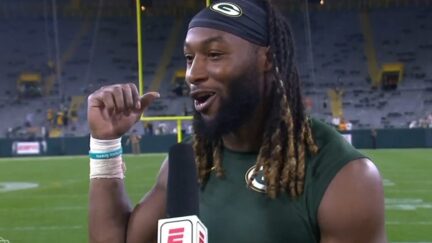 Aaron Jones lost pendant with father's ashes in the end zone