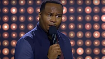 Roy Wood Jr. roasts NBA's anti-vaxxers
