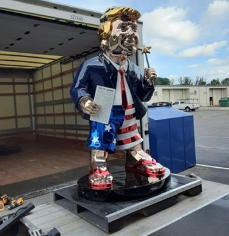 Golden Trump statue by Tommy Zegan