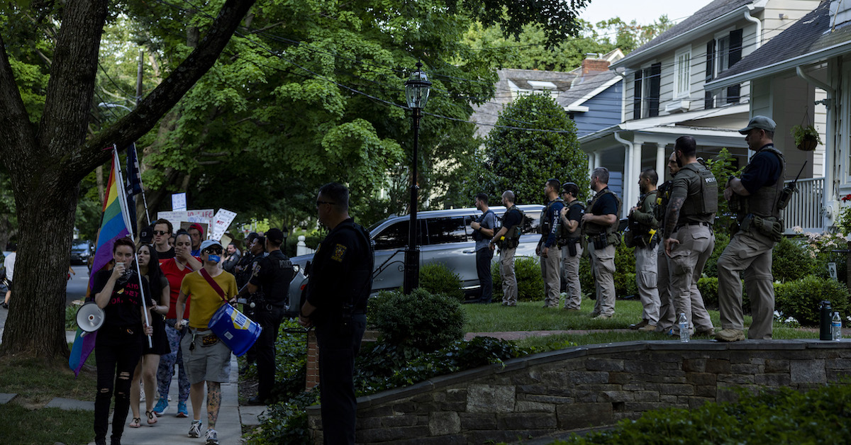 Even Brett Kavanaugh's Pro-Choice Neighbors Are Sick of the Abortion Rights Protesters