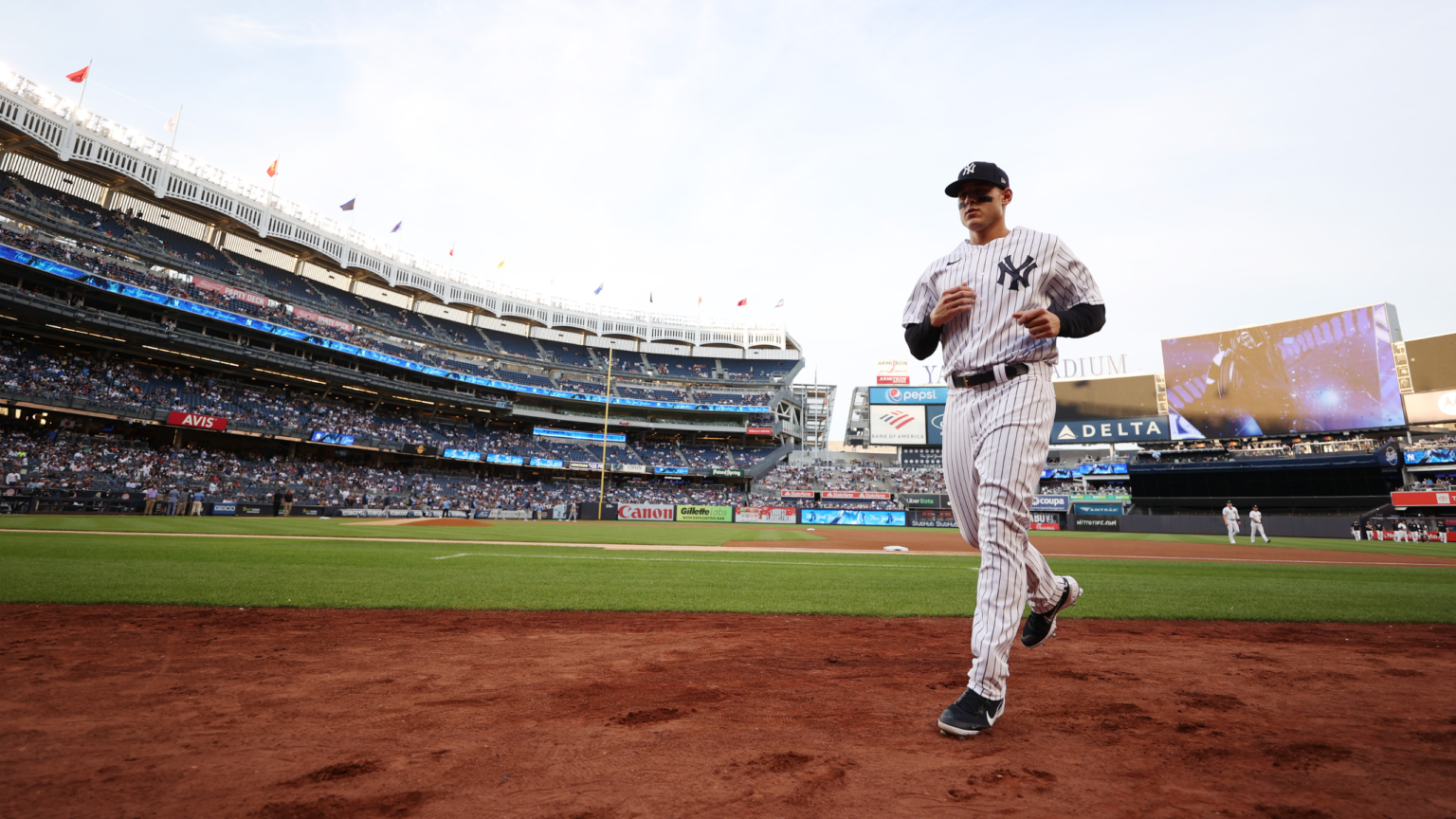 Yankee Network Announcer Mistakenly Eulogize Living Reporter