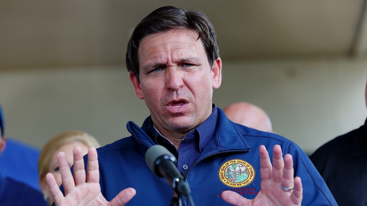 DeSantis Under Fire for Reportedly Hiring Illegal Immigrant to Coordinate Migrant Flights Stunt