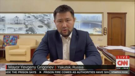 Russian mayor promising bag of potatoes