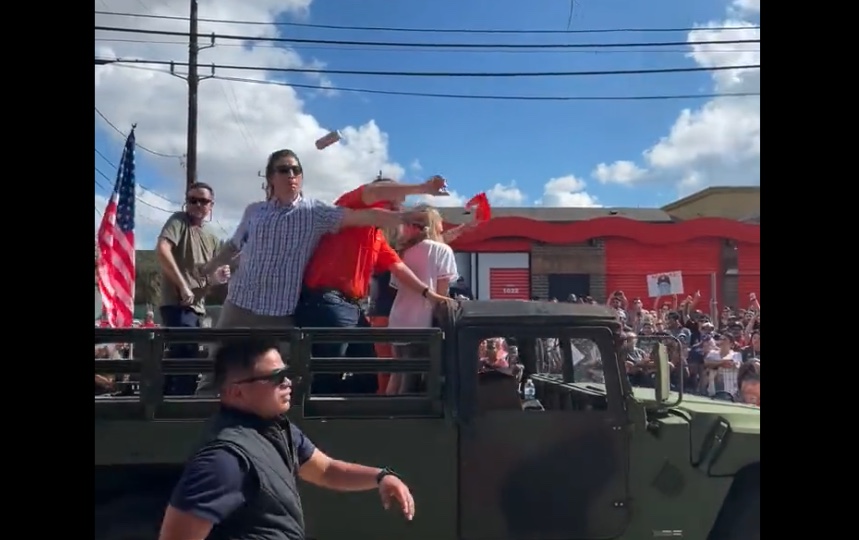 Ted Cruz Booed Relentlessly at Astros Championship Parade, Gets Beer Thrown at Him