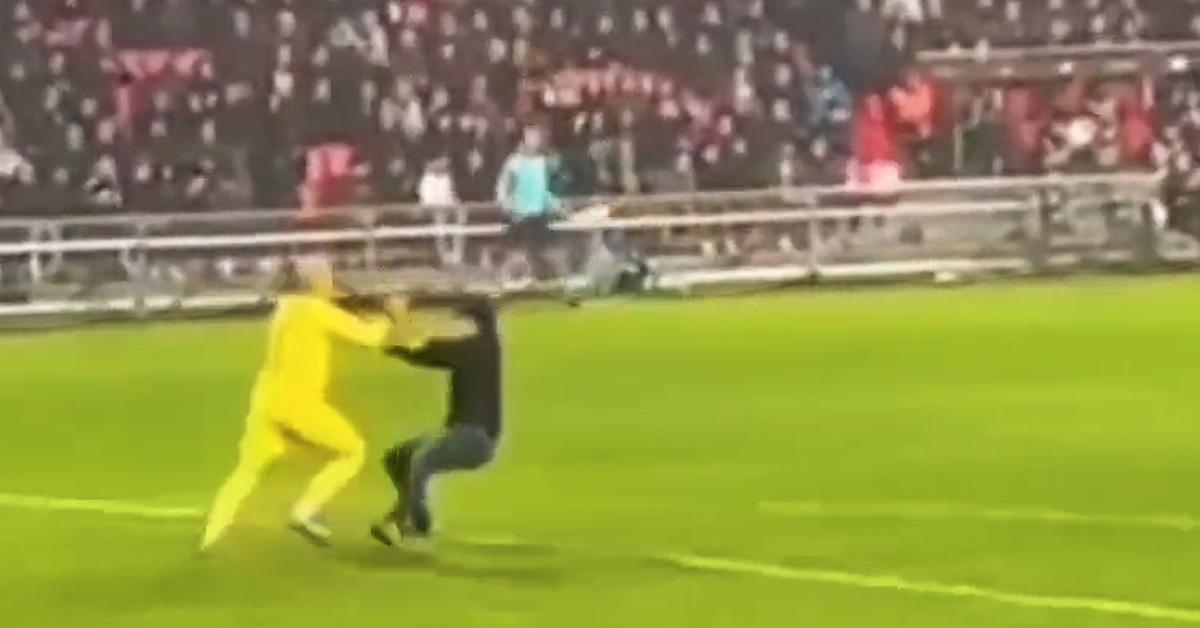 Fan Storms Pitch, Punches Player During Europa League Match