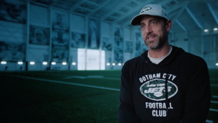 Aaron Rodgers shares UFO story on HBO's Hard Knocks