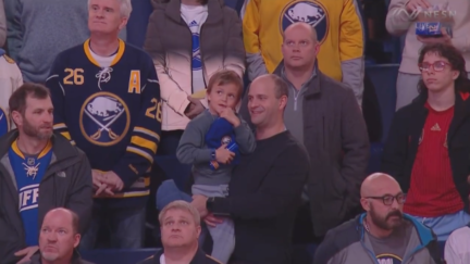 Fans react to botched national anthem at Buffalo Sabres game