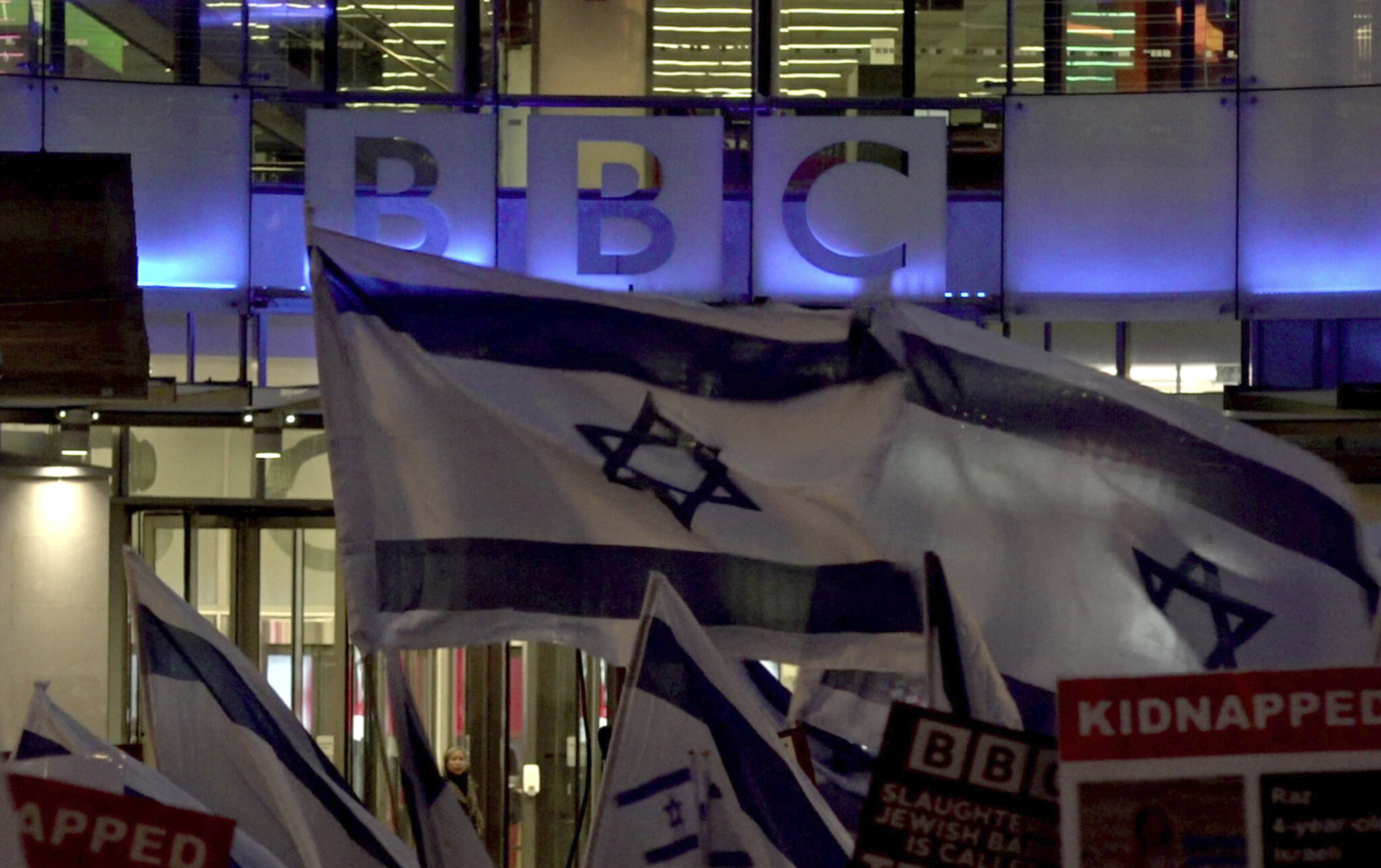 ‘Nazi Apartheid Parasites’: Senior BBC Employee Exposed, Behind Anti-Semitic And Racist Facebook Rants (mediaite.com)