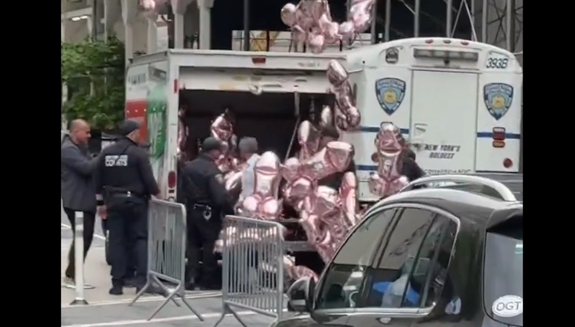 ‘They’re All a Bunch of Penises!’ Someone Released a U-Haul Full of Penis Balloons Outside Trump’s Trial (mediaite.com)