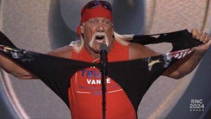 Hulk Hogan backs Trump at RNC