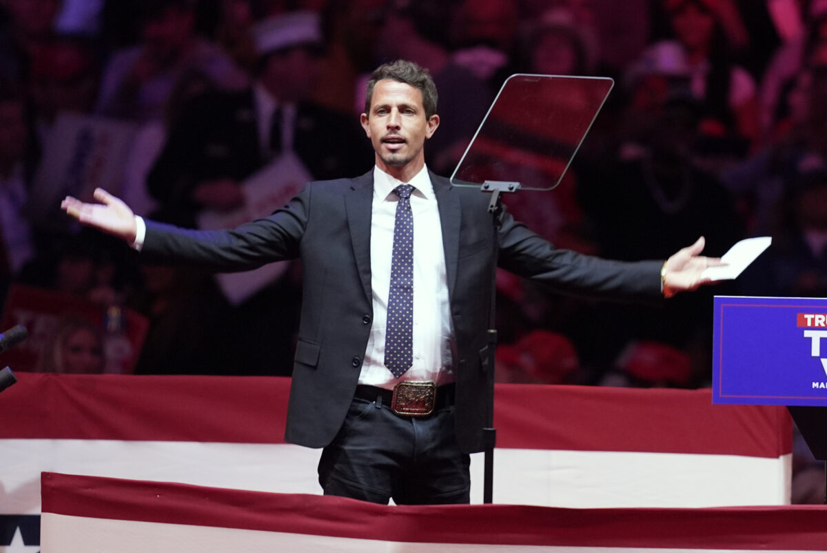 Tony Hinchcliffe speaks at Trump rally