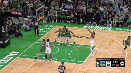 Mitchell Robinson free throw