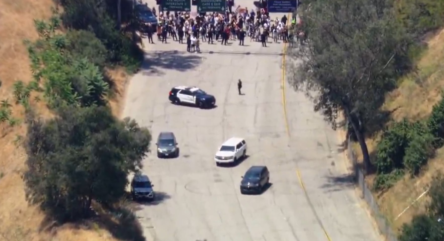 Los Angeles Dodgers Deny ICE Agents Access to Stadium Amid Raids and Mass Protests in City