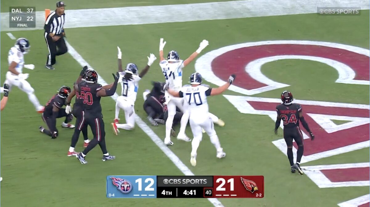 Titans recover a fumble in the end zone for a touchdown