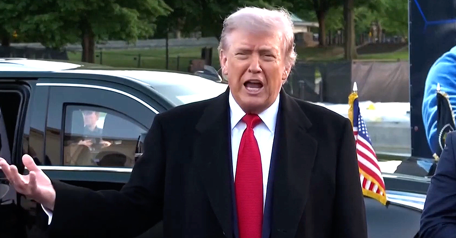 Trump Blurts 'This is Where Our Nation Stands!!!' in Morning Post — Cites Month-Old Poll AGAINST War