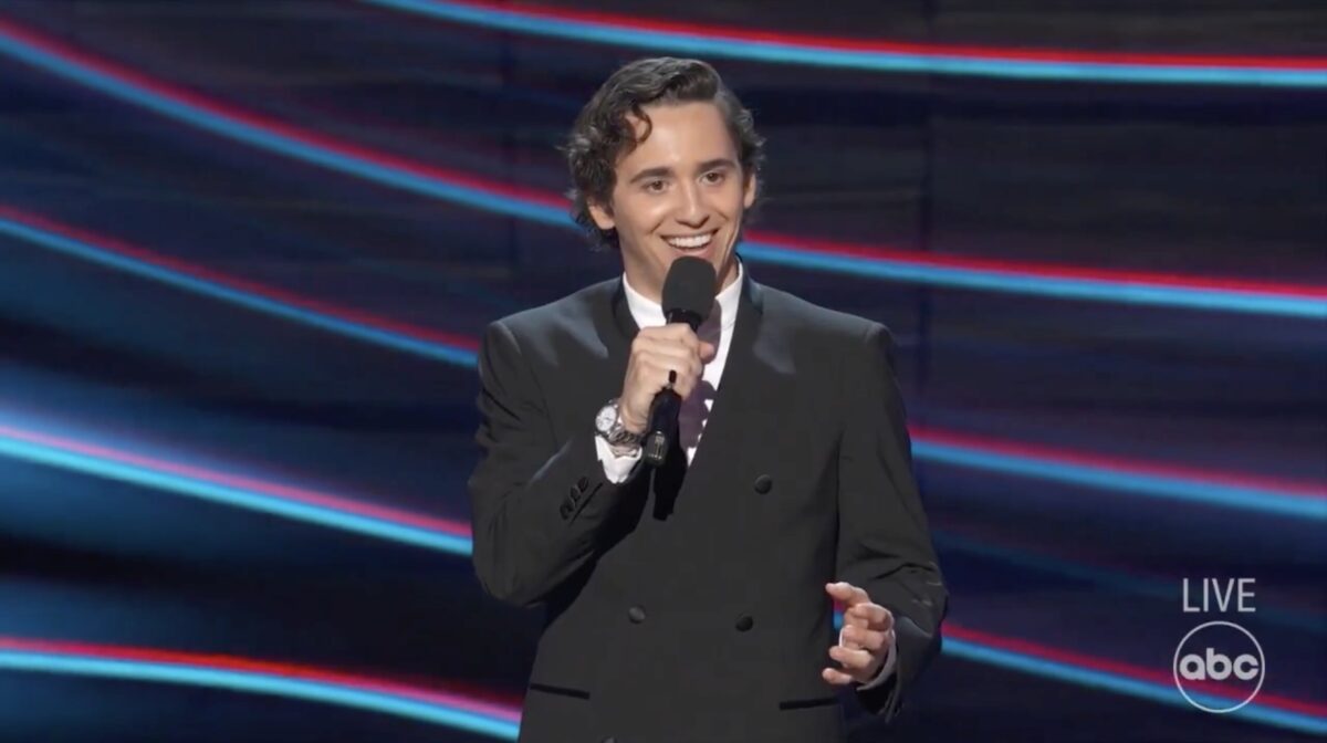 Marcello Hernandez opens the ESPYs with jokes mentioning Tiger Woods and Bill Belichick